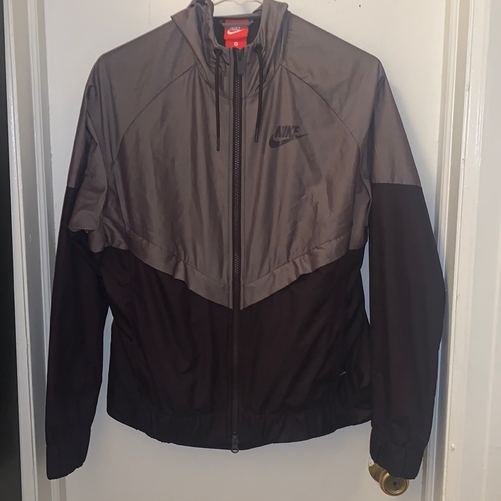 Nike wind breaker